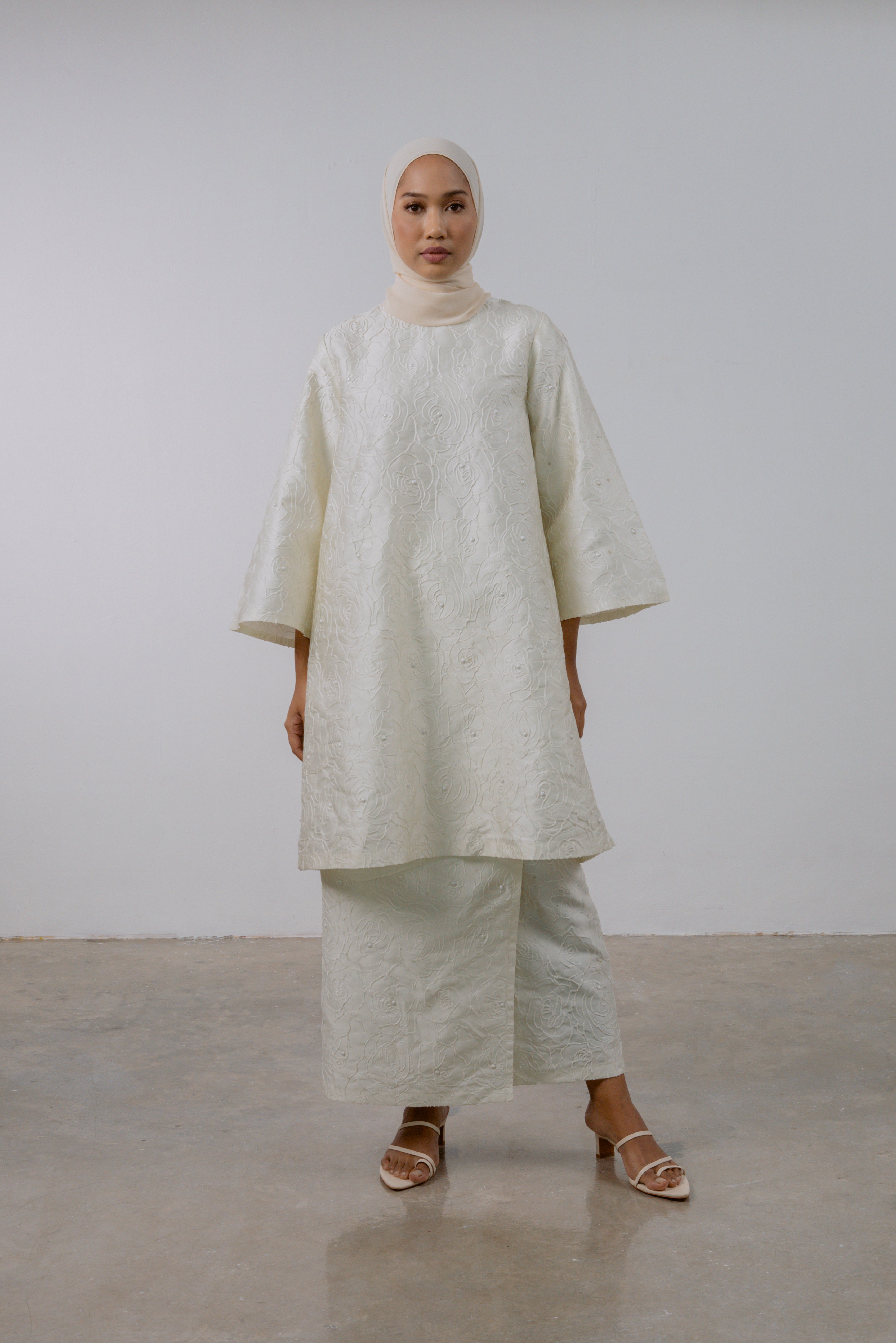 ZAHRA KURUNG IVORY